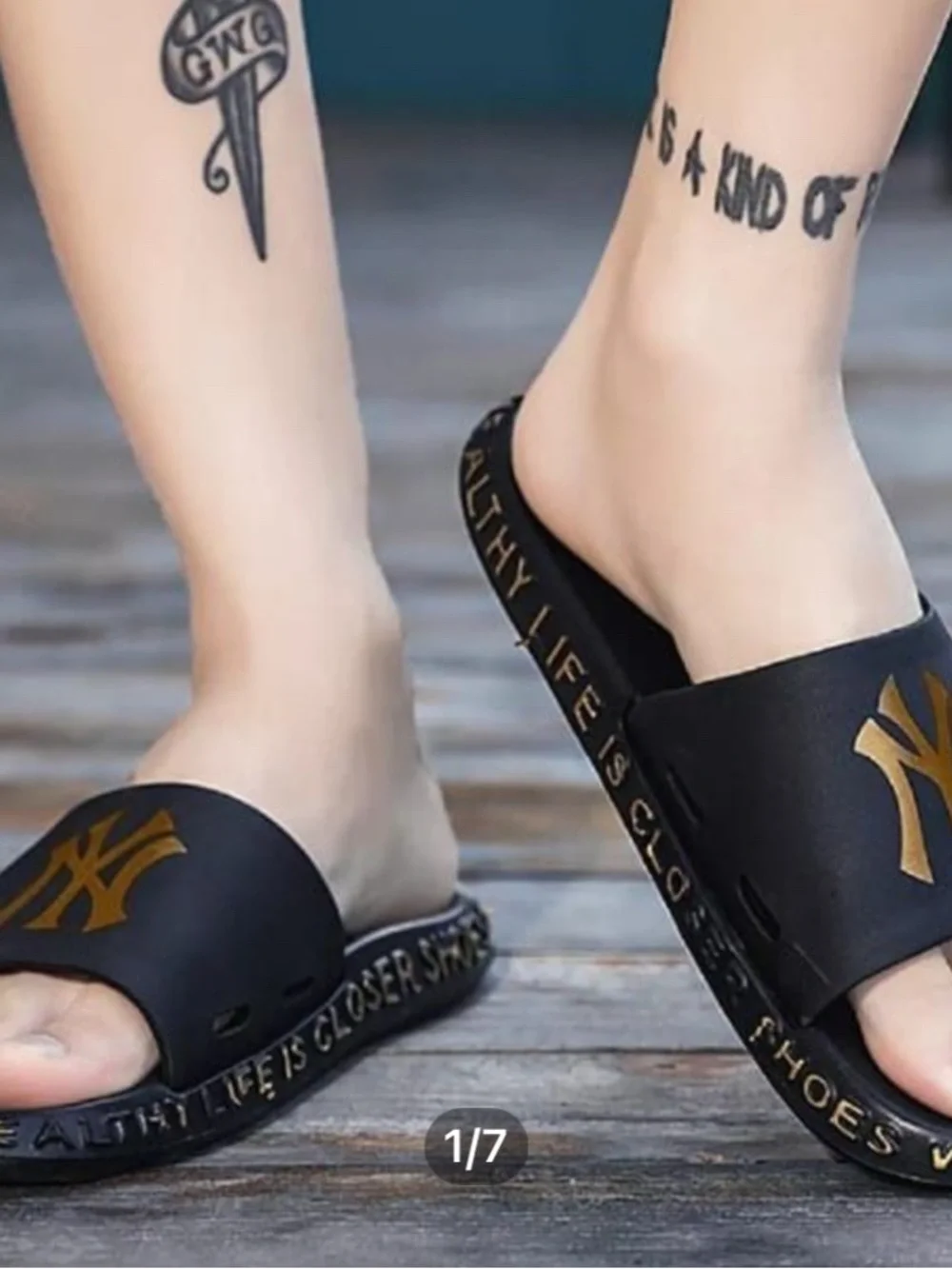 NWOT-Mens 9 NEW YORK YANKEE  Jual SANDAL black and gold Unique slides  flip-flop